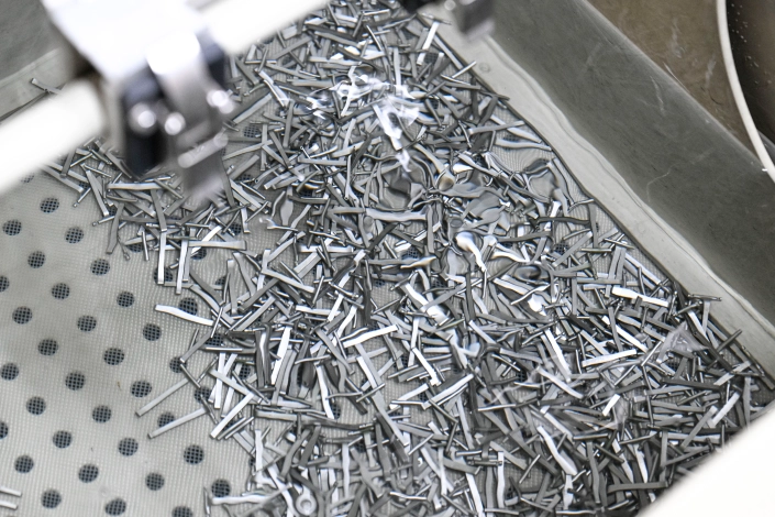 electro-polissage-pieces-metalliques-mim (7)